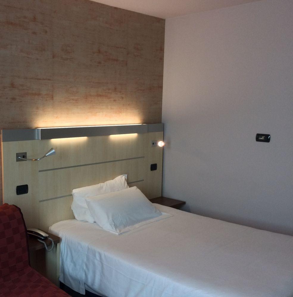 B&B Hotel Cherasco Langhe المظهر الخارجي الصورة